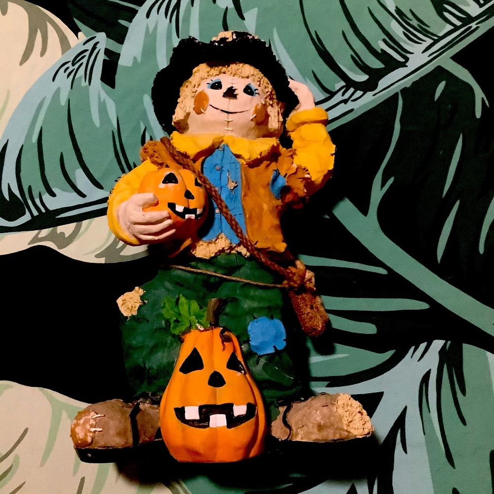 Vintage Scarecrow w/pumpkins
